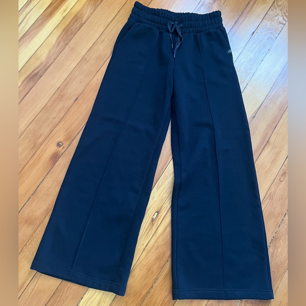 Popflex Blogilates Wide Leg Sweatpants - Picture 2 of 4